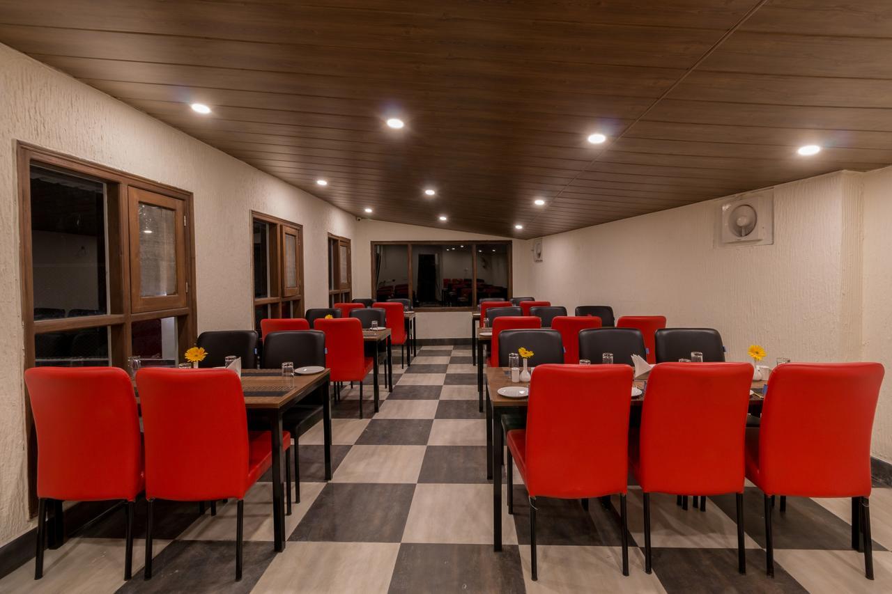 דהראדון Hotel Seven Oaks מראה חיצוני תמונה