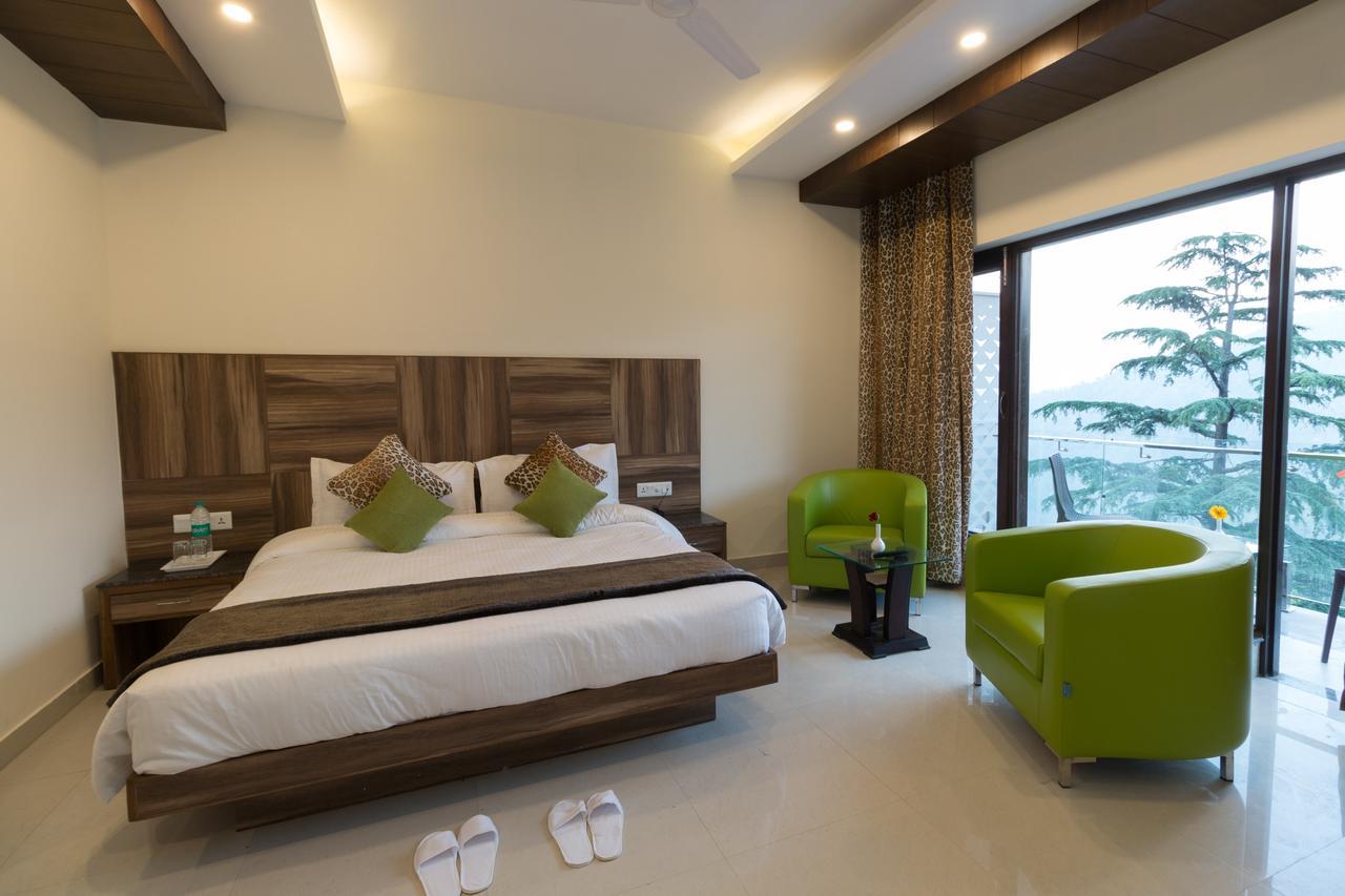 דהראדון Hotel Seven Oaks מראה חיצוני תמונה